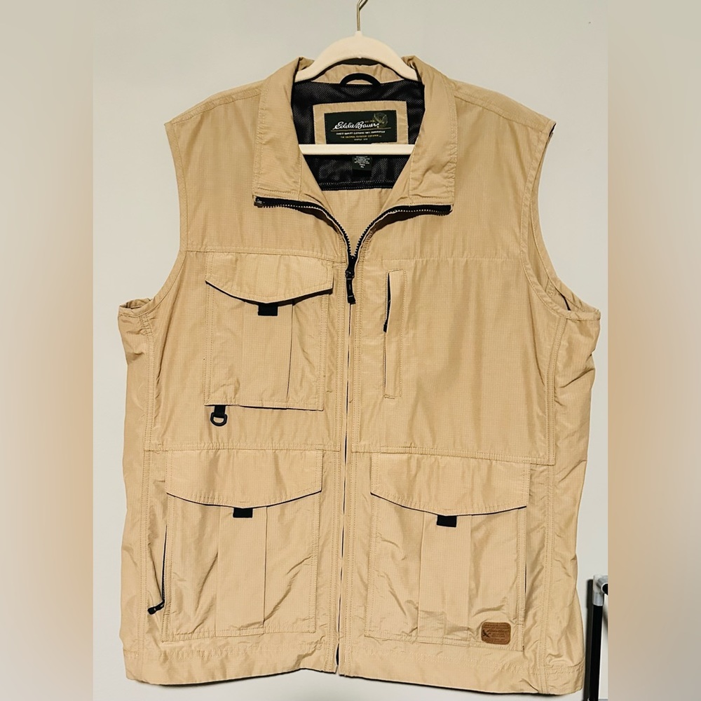 Eddie Bauer Men’s Tall XL Tan Multi Pocket Tactical Vest